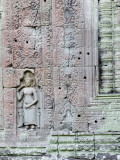 Devata Carving at Preah Khan Photographie par Ariadne Van Zandbergen