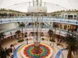Fountain at Marina Mall Shopping Centre Reprodukcja zdjęcia autor Richard l'Anson