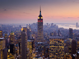 Empire State Building from Rockefeller Center at Dusk Photographie par Richard l'Anson
