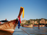 Long-Tail Boats at Railay West Lámina fotográfica por Andrew Bain Long-Tail Boats at Railay West Lámina fotográfica por Andrew Bain