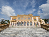 Steps Leading Up to the Mansion Lámina fotográfica por Thomas Winz