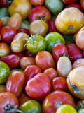 Red, Yellow and Green Tomatoes Lámina fotográfica por Ray Laskowitz Red, Yellow and Green Tomatoes Lámina fotográfica por Ray Laskowitz