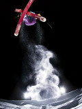 Skier Jumping and Grabbing His Skis at Mount Bachelor Photographie par Tyler Roemer