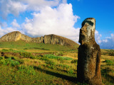 The Travelling Moai and Rano Raraku Volcano Photographie par Peter Hendrie