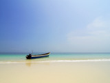 Boat on Tropical Beach Photographic Print by Alfredo Maiquez
