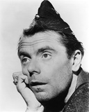 Angus Lennie Photo