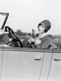 Woman in a Cloche and Gloves Holding Compact Photographie par H. Armstrong Roberts