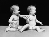 Twin Baby Girls Photographie par H. Armstrong Roberts
