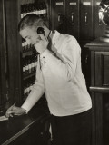 Pharmacist Receives Prescription By Phone Photographie par George Marks
