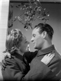 Kiss Under Mistletoe Photographie