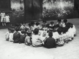Circle of Children Reading Photographie