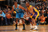 New Orleans Hornets v Los Angeles Lakers - Game Two, Los Angeles, CA - April 20: Chris Paul and Kob Fotografisk tryk New Orleans Hornets v Los Angeles Lakers - Game Two, Los Angeles, CA - April 20: Chris Paul and Kob Fotografisk tryk