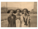3 Girls with Kerchiefs Masterprint