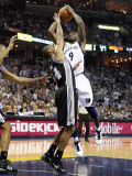San Antionio Spurs v Memphis Grizzlies - Game Four, Memphis, TN - APRIL 25: Tony Allen and Gary Nea Photographic Print by Andy Lyons