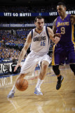 Los Angeles Lakers v Dallas Mavericks - Game Three, Dallas, TX - MAY 6: Peja Stojakovic and Matt Ba Fotografisk tryk af Danny Bollinger