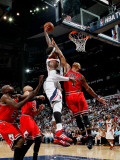 Chicago Bulls v Atlanta Hawks - Game Three, Atlanta, GA - MAY 6: Josh Smith and Derrick Rose Photographic Print by Kevin Cox