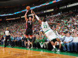 Miami Heat v Boston Celtics - Game Four, Boston, MA - MAY 9: Mike Bibby and Glen Davis Photographic Print by Brian Babineau