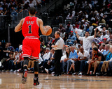 Chicago Bulls v Atlanta Hawks - Game Three, Atlanta, GA - MAY 6: Derrick Rose Photographic Print by Kevin Cox