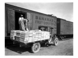 Loading Peaches in Car at Donald, 1928 Giclee Print by Asahel Curtis