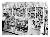 Berg & Sons Food Store Interior, 1935 Giclee-trykk av Chapin Bowen Berg & Sons Food Store Interior, 1935 Giclee-trykk av Chapin Bowen