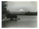 Hood From 40 Miles West Giclee-trykk av Albert H. Barnes