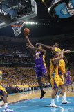 Los Angeles Lakers v New Orleans Hornets, New Orleans, LA - APRIL 22: Ron Artest and Carl Landry Photographic Print by Layne Murdoch