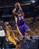 Los Angeles Lakers v New Orleans Hornets, New Orleans, LA - APRIL 22: Kobe Bryant and Jarrett Jack Photographic Print by Layne Murdoch
