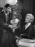 Michèle Morgan et Jean-Claude Brialy : Les Lions sont lâchés, 1961 Photographie par Marcel Dole