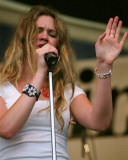 Joss Stone, Shirley Mae Owens, 2004, New Orleans Jazz & Heritage Festival, New Orleans, Louisiana Fotografía Joss Stone, Shirley Mae Owens, 2004, New Orleans Jazz & Heritage Festival, New Orleans, Louisiana Fotografía