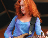 Bonnie Raitt, Shirley Mae Owens, 2004, New Orleans Jazz & Heritage Festival, New Orleans, Louisiana Fotografía Bonnie Raitt, Shirley Mae Owens, 2004, New Orleans Jazz & Heritage Festival, New Orleans, Louisiana Fotografía