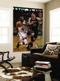 Atlanta Hawks v Boston Celtics: Nate Robinson and Mike Bibby Reproduction murale géante par Elsa Unknown