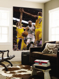 Los Angeles Lakers v Boston Celtics, Boston, MA - February 10: Paul Pierce, Lamar Odom and Pau Gaso Reproduction murale géante par Elsa Unknown