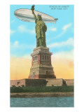 Statue of Liberty with Blimp, New York City Lámina giclée Statue of Liberty with Blimp, New York City Lámina giclée