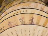 Chinese Fans for Sale, Chinatown, Singapore Photographie par Peter Adams