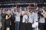 Oklahoma City Thunder v Dallas Mavericks - Game Five, Dallas, TX - MAY 25: Mark Cuban Lámina fotográfica por Glenn James
