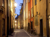 Historic Old Street in Gamla Stan (Old Town) in Stockholm, Sweden Photographie par Peter Adams