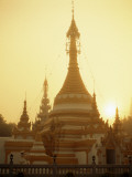Wat Chong Kham, Mae Hong Son, Thailand Photographic Print by Steve Vidler