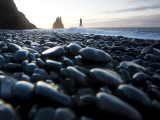 Reynisdrangar Rock Formations and Black Beach, Vik, Iceland Photographie par Peter Adams