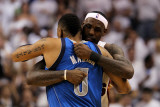 Dallas Mavericks v Miami Heat - Game One, Miami, FL - MAY 31: LeBron James and Shawn Marion Fotografie-Druck von Ronald Martinez