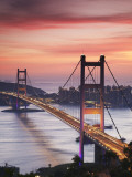 Tsing Ma Bridge at Dusk, Tsing Yi, Hong Kong, China Photographie par Ian Trower
