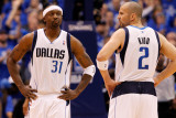Oklahoma City Thunder v Dallas Mavericks - Game Five, Dallas, TX - MAY 25: Jason Terry and Jason Ki Photographic Print by Tom Pennington