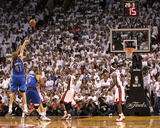 Dallas Mavericks v Miami Heat - Game Two, Miami, FL - JUNE 02: Dirk Nowitzki Fotografisk tryk af Ronald Martinez Dallas Mavericks v Miami Heat - Game Two, Miami, FL - JUNE 02: Dirk Nowitzki Fotografisk tryk af Ronald Martinez