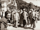 Kruschev and Bulganin in Yugoslavia, 1955 Lámina fotográfica por Benno Graziani Kruschev and Bulganin in Yugoslavia, 1955 Lámina fotográfica por Benno Graziani