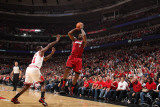 Miami Heat v Chicago Bulls - Game Five, Chicago, IL - MAY 26: LeBron James and Ronnie Brewer Fotografisk trykk av Nathaniel S. Butler Miami Heat v Chicago Bulls - Game Five, Chicago, IL - MAY 26: LeBron James and Ronnie Brewer Fotografisk trykk av Nathaniel S. Butler