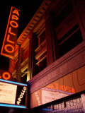 Low Angle View of a Theatre Lit Up at Night, Apollo Theater, Harlem, Manhattan, New York City Fotografie-Druck