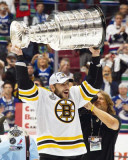Boston Bruins - Milan Lucic w/ Stanley Cup Photographie