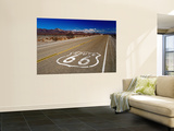 Route 66 Sign on Highway Near Amboy, Mojave Desert, California Mural por Witold Skrypczak Route 66 Sign on Highway Near Amboy, Mojave Desert, California Mural por Witold Skrypczak
