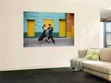 Pair of Tango Dancers Performing on Streets of La Boca Reproduction murale géante par Brent Winebrenner