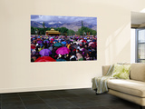 Audience at Dalai Lama Sermon and Zansker Range in Distance, Choglamsar Reproduction murale géante par Richard l'Anson