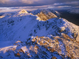 Traversing the Aonach Eagach Ridge Above Glencoe, Scottish Highlands Fotografisk tryk af Paul Harris Traversing the Aonach Eagach Ridge Above Glencoe, Scottish Highlands Fotografisk tryk af Paul Harris